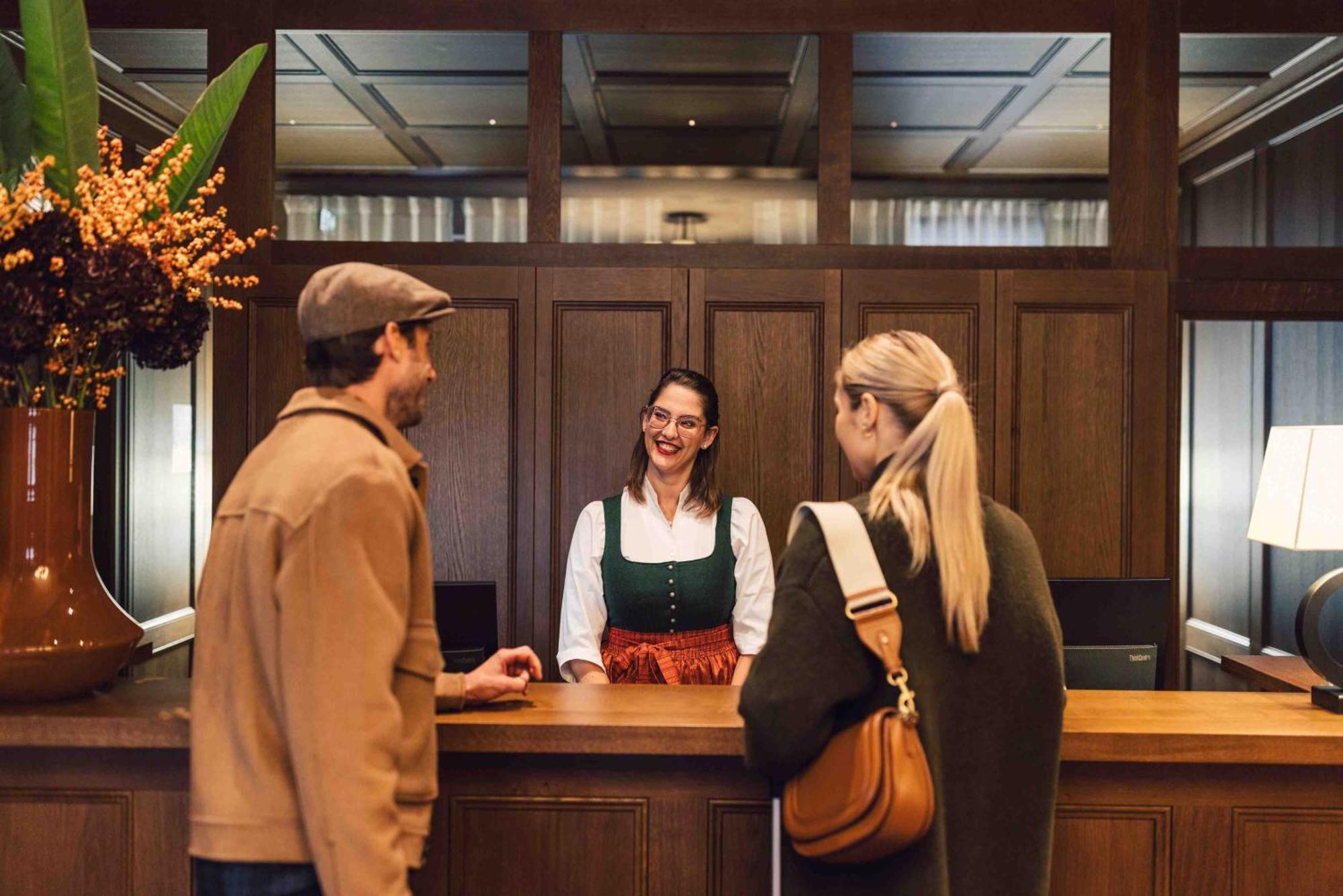 Posthotel Taube 施伦斯 外观 照片