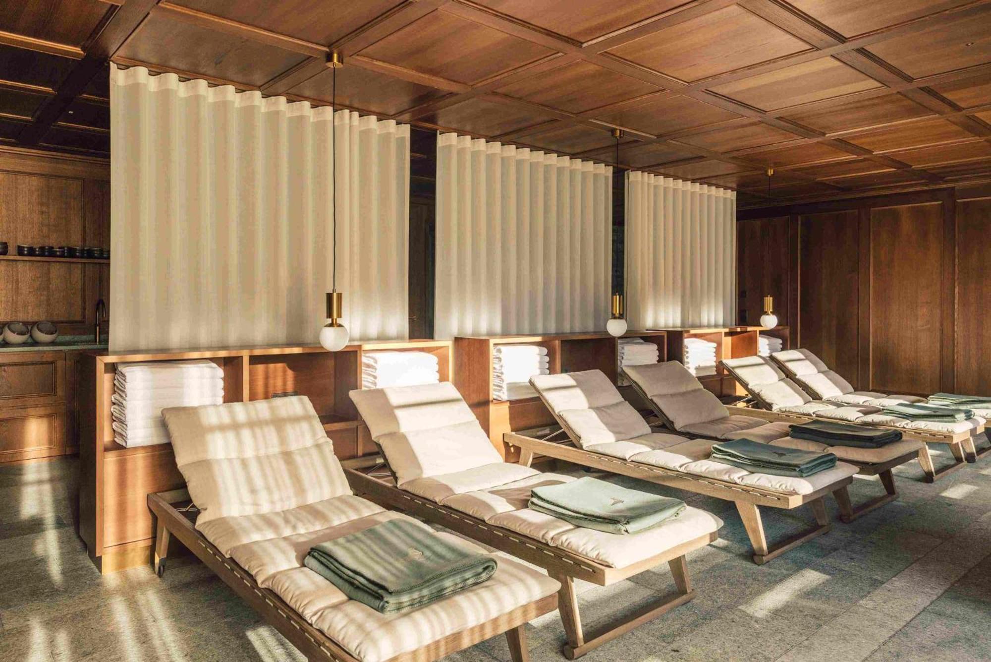 Posthotel Taube 施伦斯 外观 照片