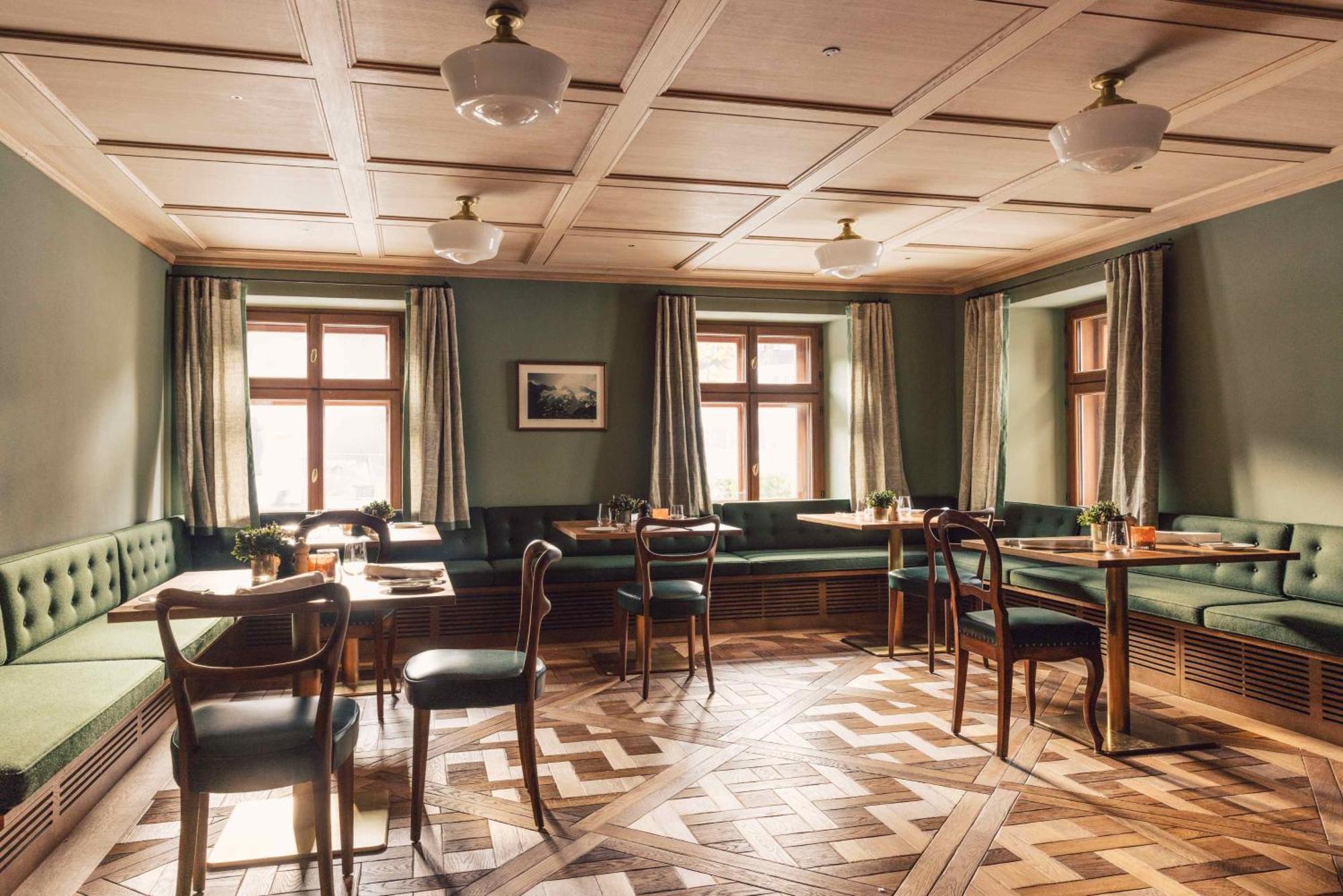 Posthotel Taube 施伦斯 外观 照片