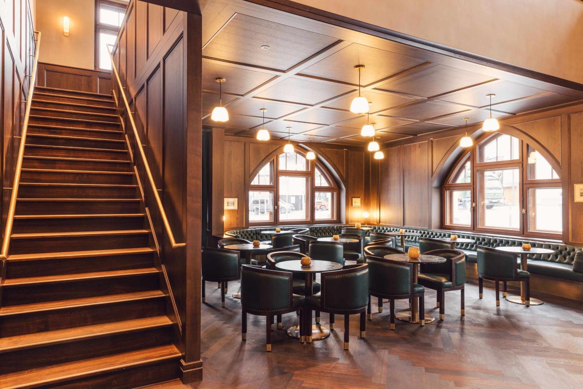 Posthotel Taube 施伦斯 外观 照片
