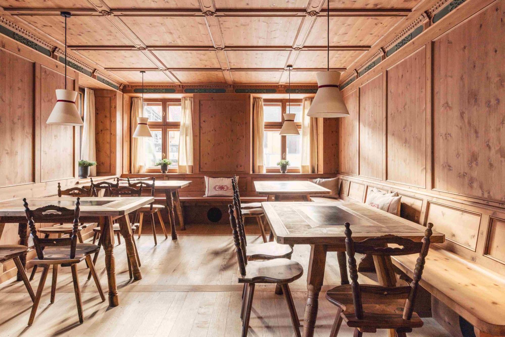 Posthotel Taube 施伦斯 外观 照片